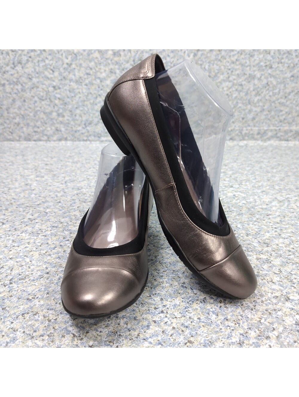Clarks Neenah Garden Metallic Leather Ballet Flats Women’s Size 9 M Pewter Grey